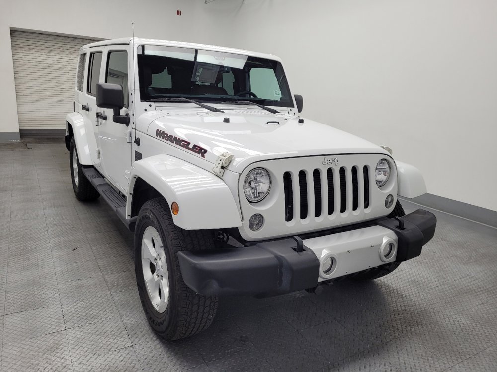 Used 2014 Jeep Wrangler Unlimited Sahara w/ Connectivity Group AWD/4WD image 14