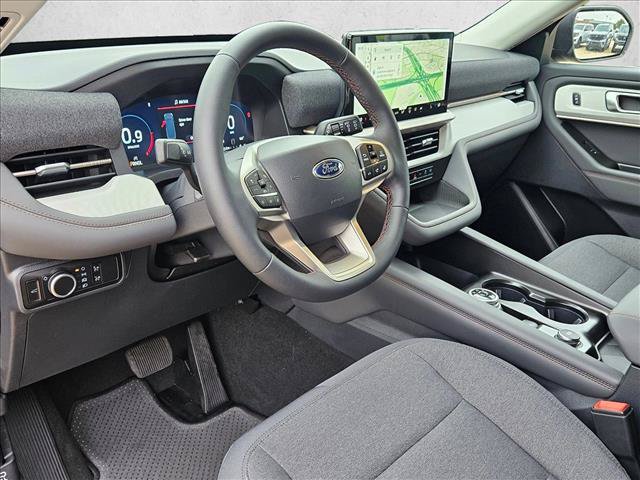 New 2026 Ford Explorer Active RWD image 3