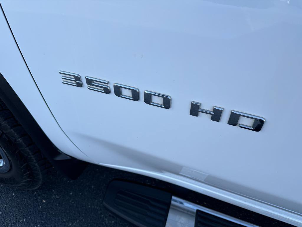 Used 2024 Chevrolet Silverado 3500 LTZ w/ LTZ Convenience Package image 9