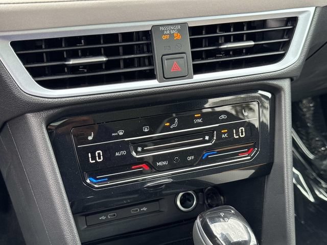 New 2026 Volkswagen Taos SE FWD image 22