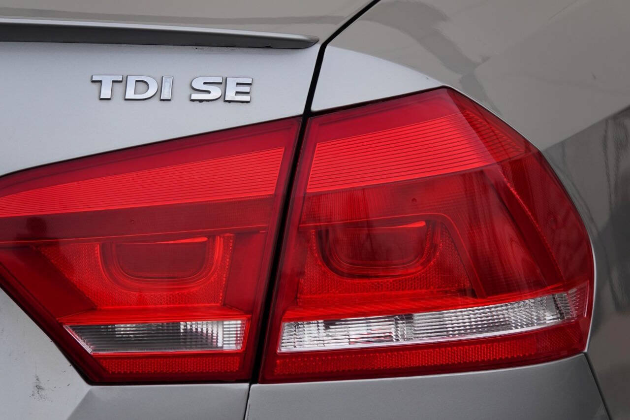 Used 2012 Volkswagen Passat TDI SE FWD image 47