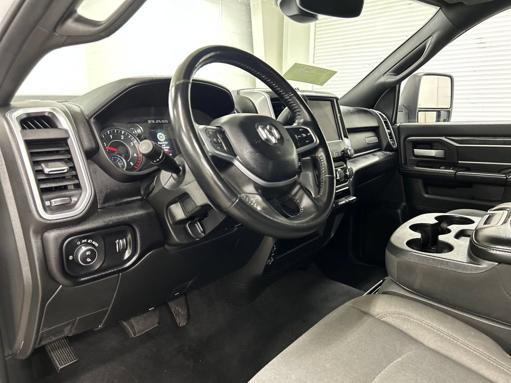 Used 2024 RAM 3500 Big Horn AWD/4WD image 6