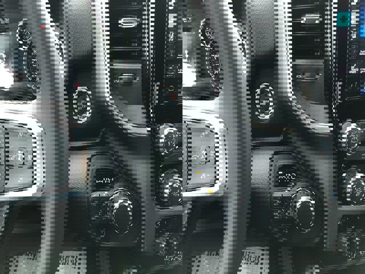 New 2026 RAM 1500 4x4 Crew Cab image 26