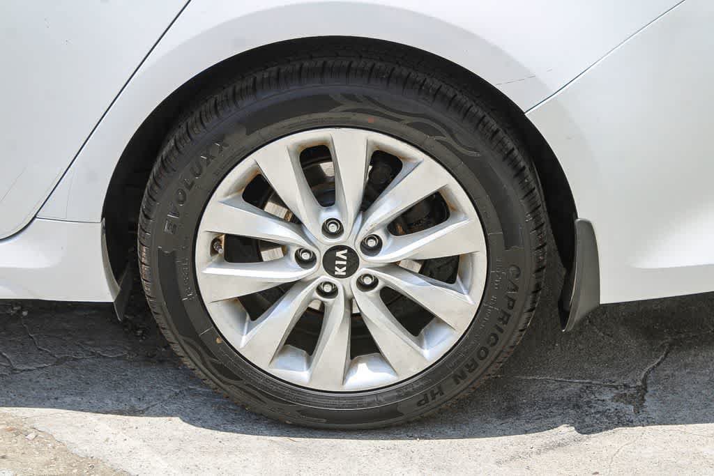 Used 2018 Kia Optima S w/ Panoramic Sunroof Package FWD image 6
