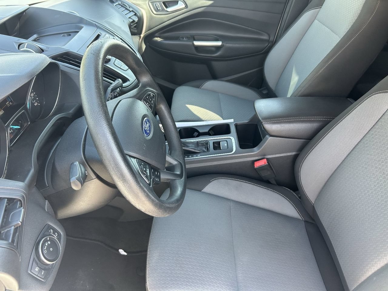 Used 2018 Ford Escape SE FWD image 28