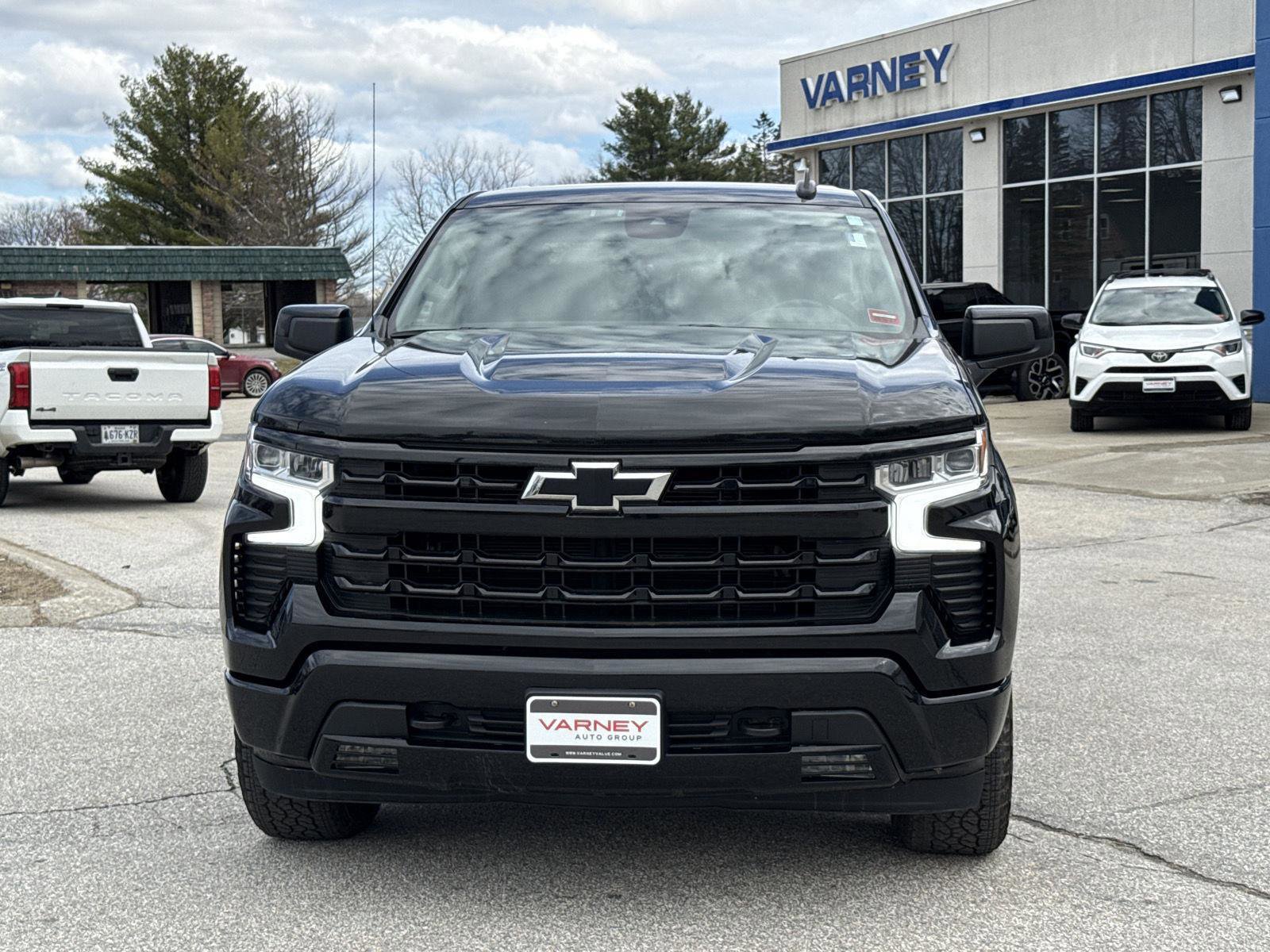 Used 2023 Chevrolet Silverado 1500 RST AWD/4WD image 2