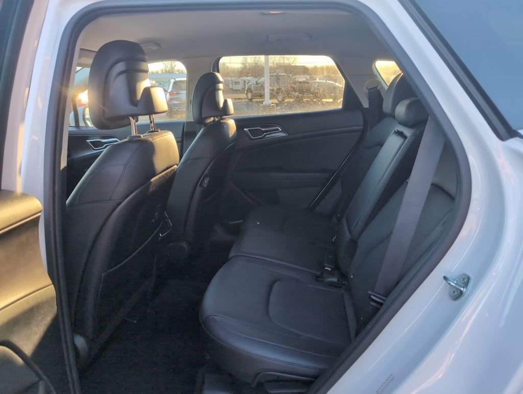 Used 2023 Kia Sportage EX image 9