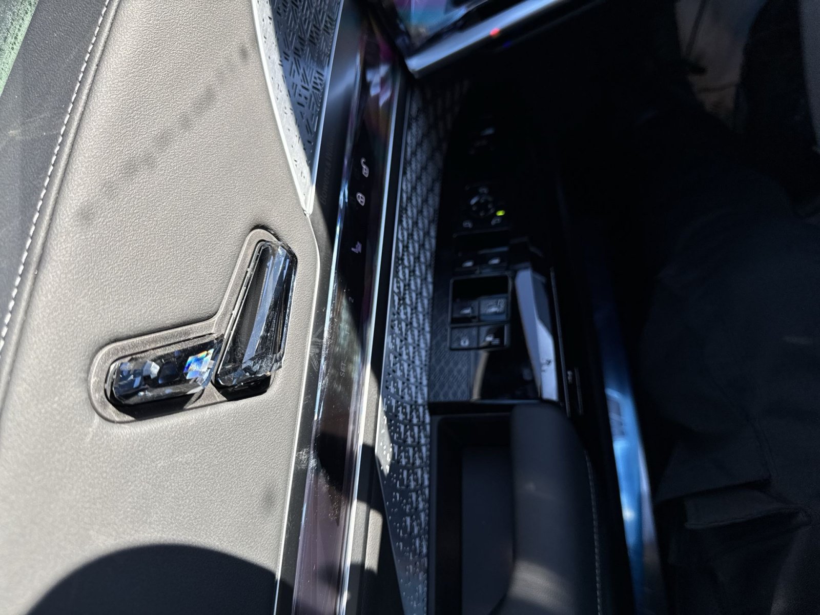 New 2026 BMW i7 M70 AWD/4WD image 9