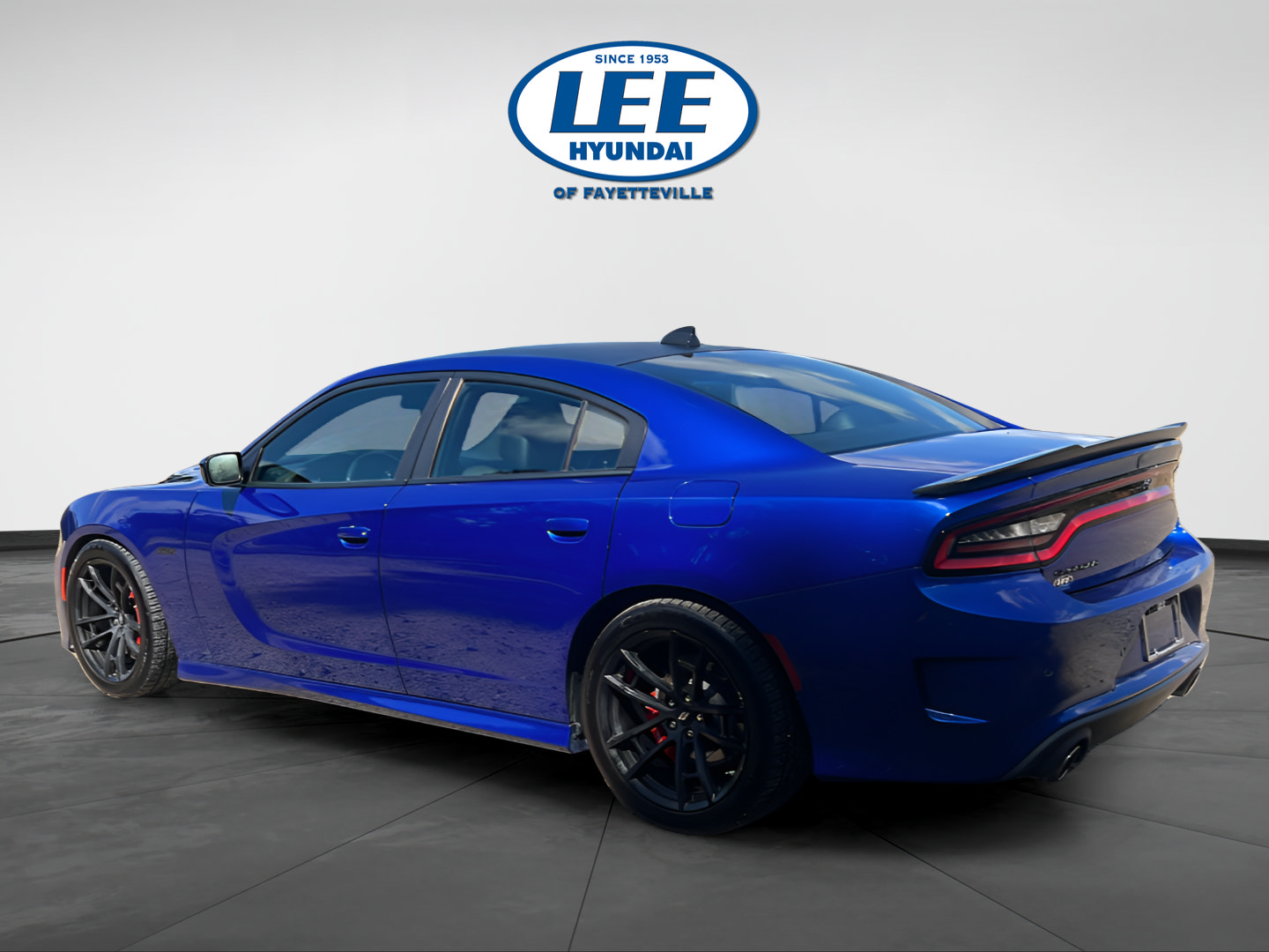 Used 2018 Dodge Charger R/T RWD image 5