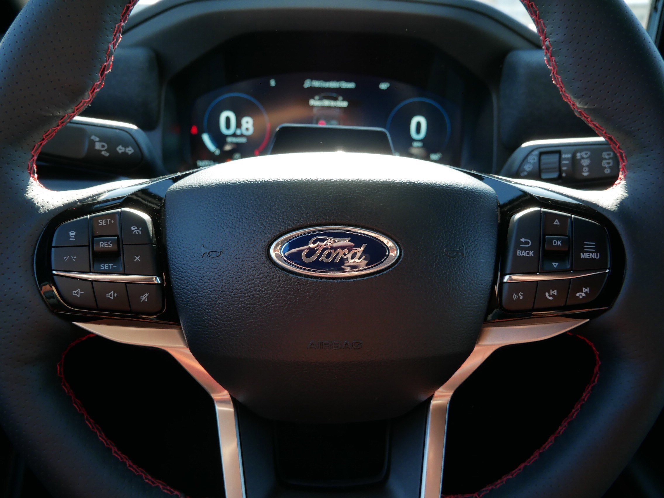 Used 2026 Ford Explorer ST-Line w/ ST-Line Street Pack image 25