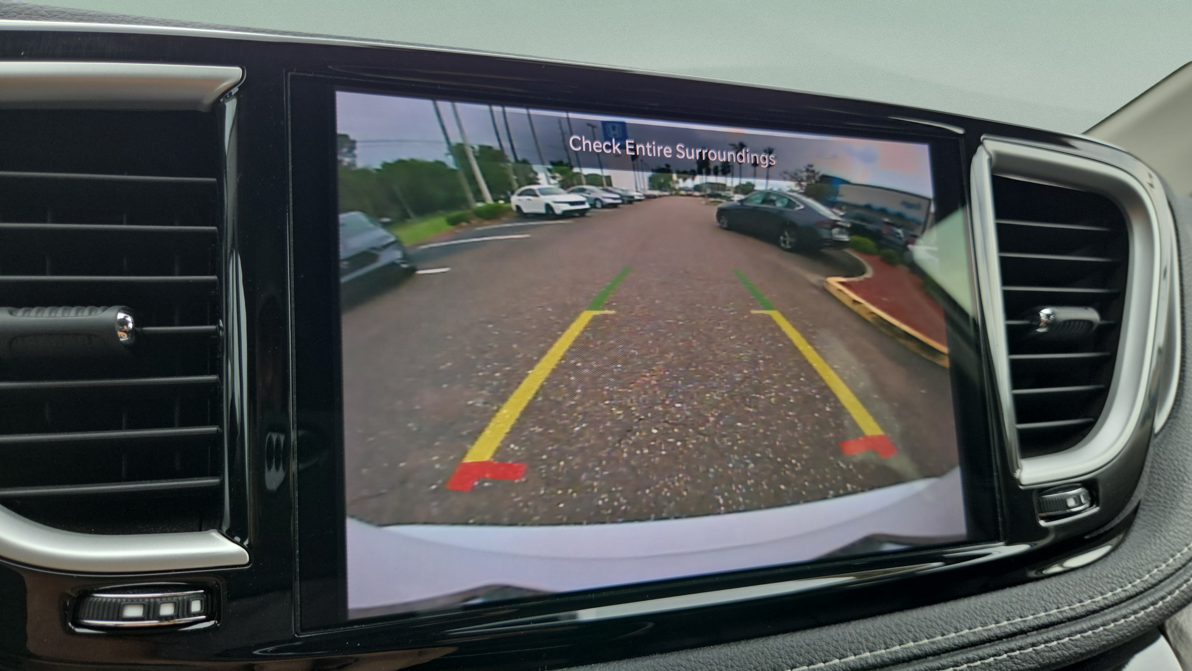 Used 2022 Chrysler Pacifica Touring-L FWD image 21
