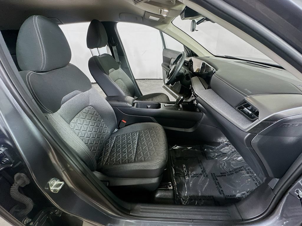 Used 2025 Nissan Kicks SV FWD image 12