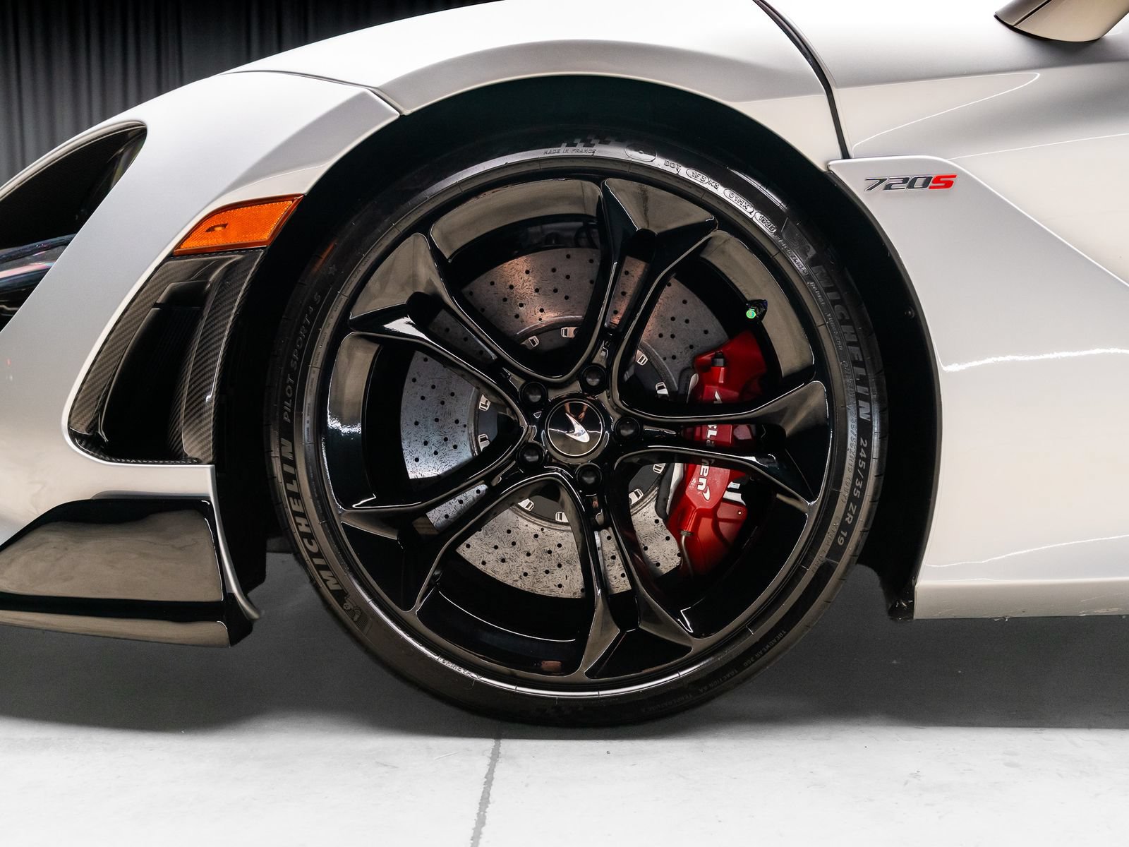 Used 2019 McLaren 720S RWD image 26