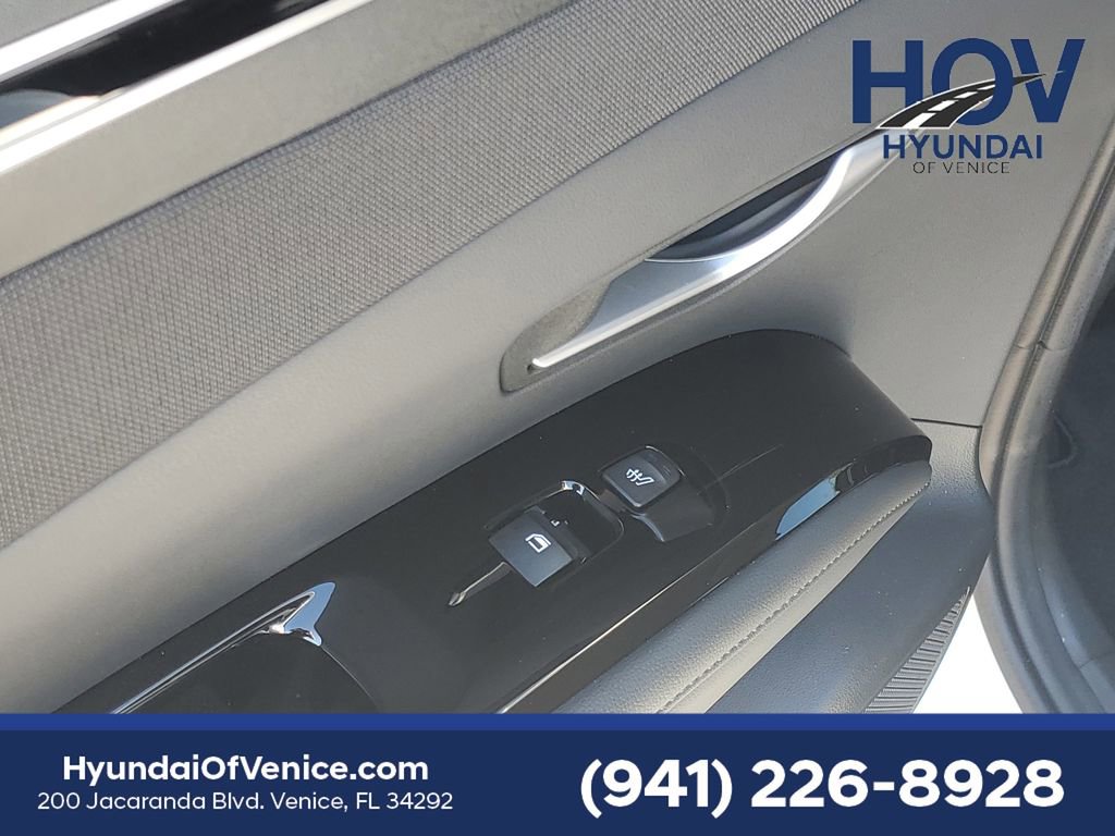 Certified 2022 Hyundai Tucson Limited w/ Cargo Package FWD image 18