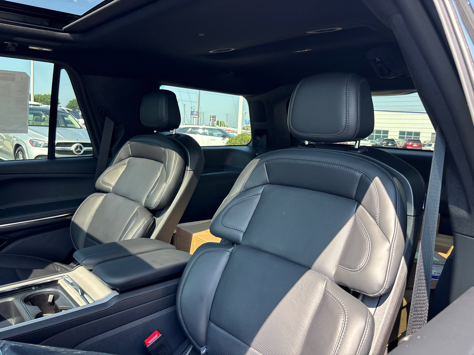 New 2026 Lincoln Navigator Reserve w/ Jet Appearance Package AWD/4WD image 26