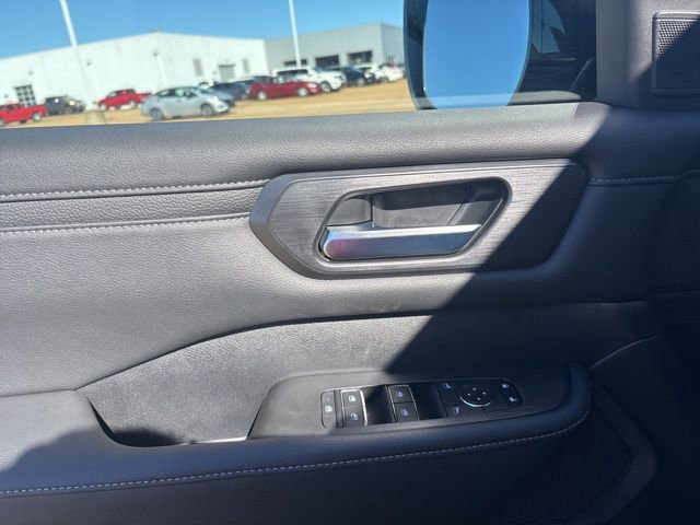 New 2026 Nissan Armada SV image 11