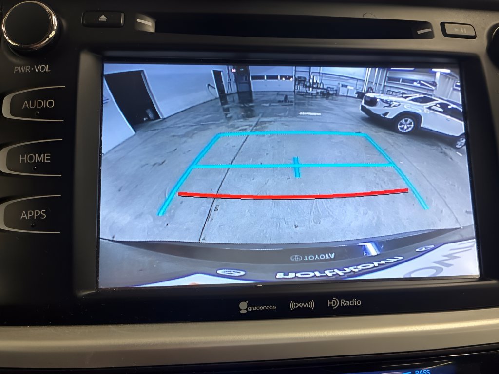 Used 2019 Toyota Highlander XLE AWD/4WD image 9