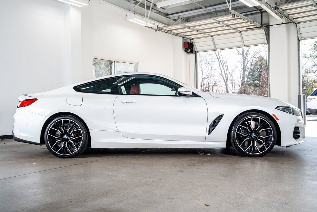 Used 2025 BMW 840i Coupe w/ M Sport Professional Package image 5