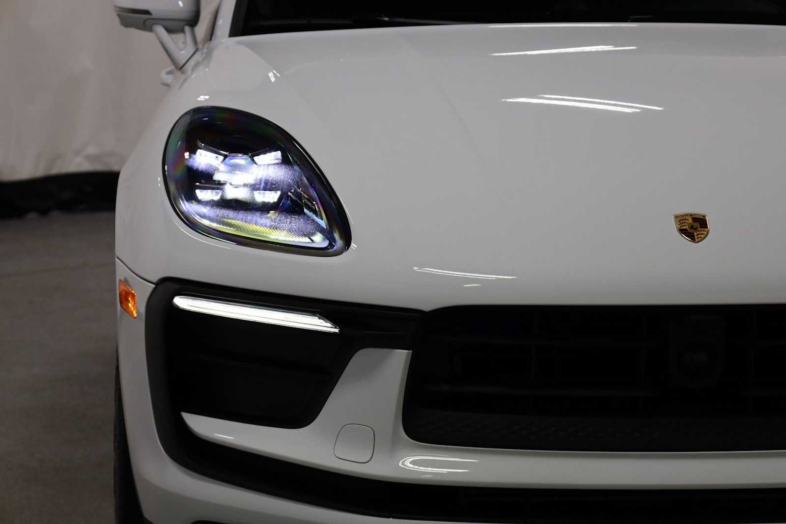 Certified 2026 Porsche Macan image 14