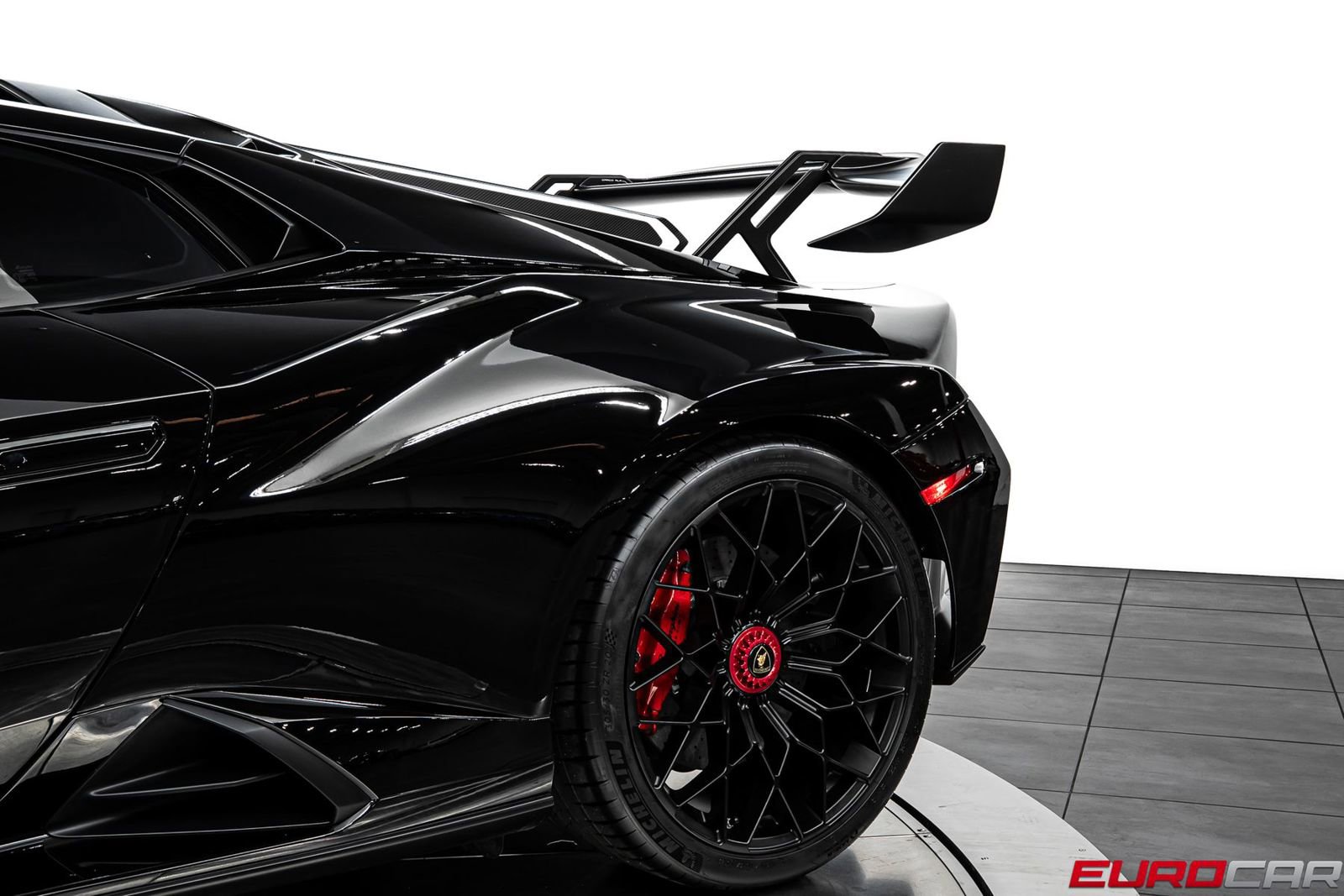 Used 2022 Lamborghini Huracan STO RWD image 19
