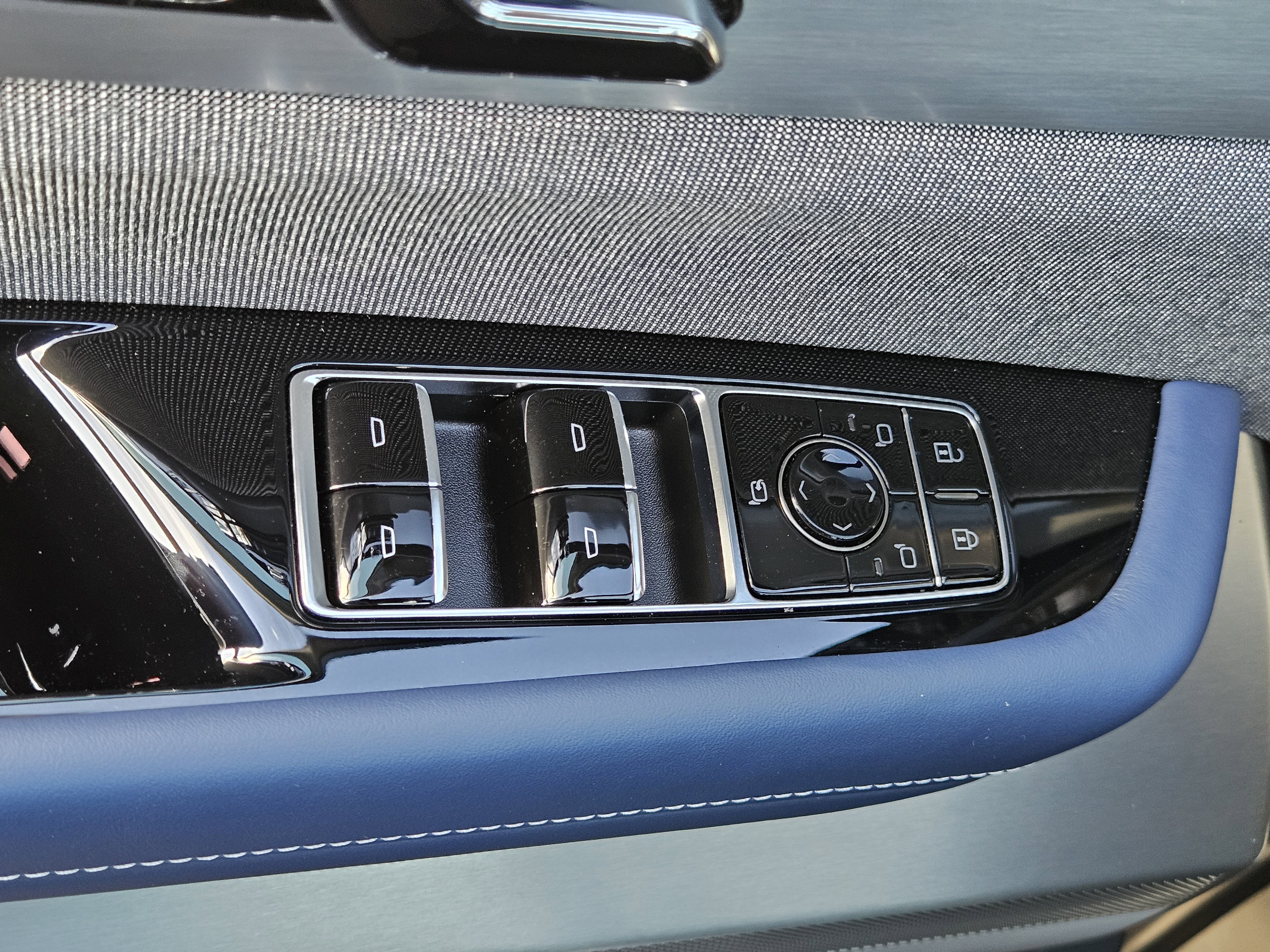 New 2026 Cadillac Vistiq Premium Luxury w/ LPO, Floor Liner Package image 21