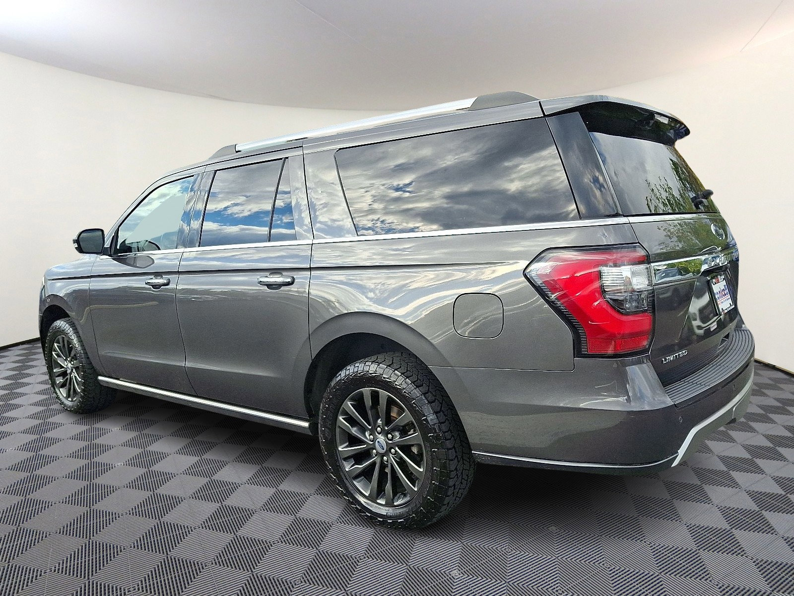 Used 2019 Ford Expedition Max Limited image 4