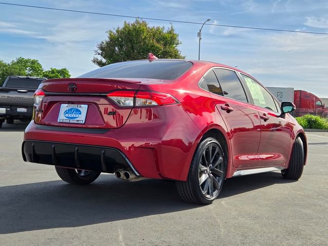 Used 2023 Toyota Corolla SE w/ SE Premium Package image 4