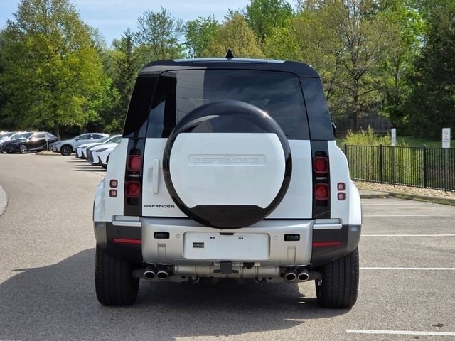 Used 2024 Land Rover Defender 110 SE AWD/4WD image 25