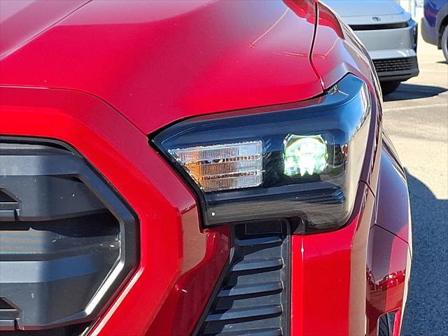Certified 2024 Toyota Tacoma SR5 AWD/4WD image 9