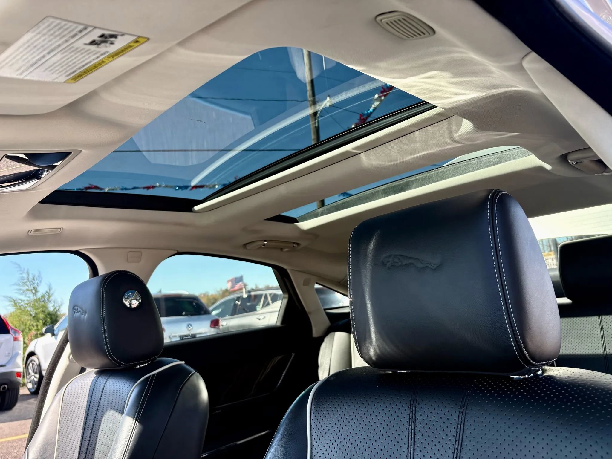 Used 2017 Jaguar XJ R-Sport image 15