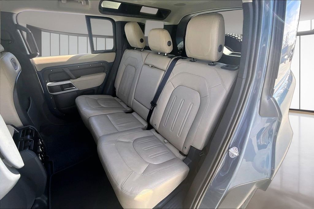 Used 2022 Land Rover Defender 110 SE image 20