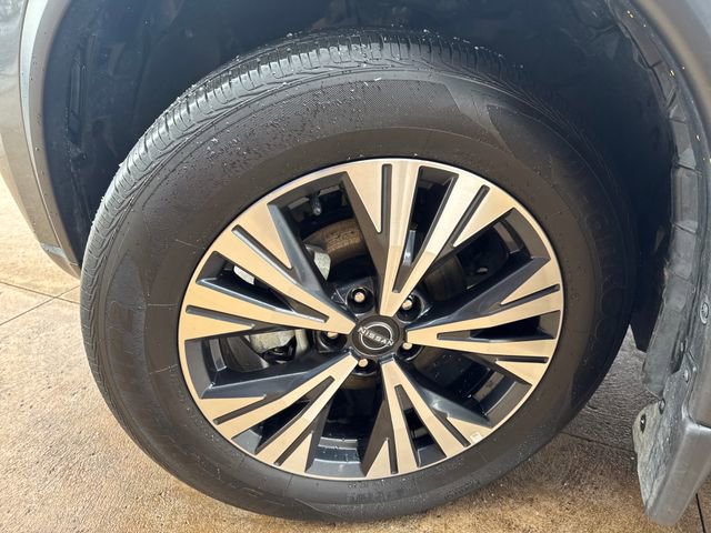 Used 2023 Nissan Rogue SV image 27