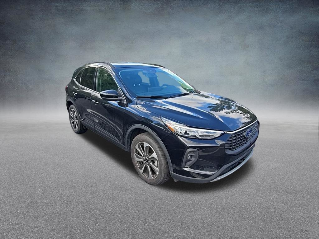 Used 2025 Ford Escape Platinum AWD/4WD image 2