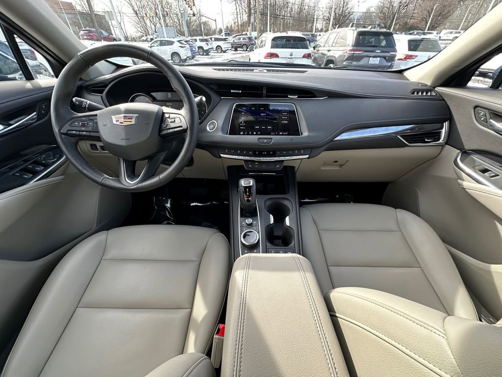 Used 2019 Cadillac XT4 Luxury w/ Cold Weather Package image 23