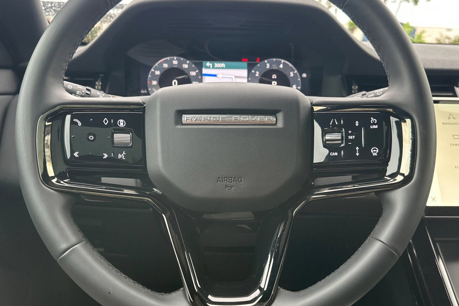 Certified 2025 Land Rover Range Rover Evoque Dynamic SE image 18