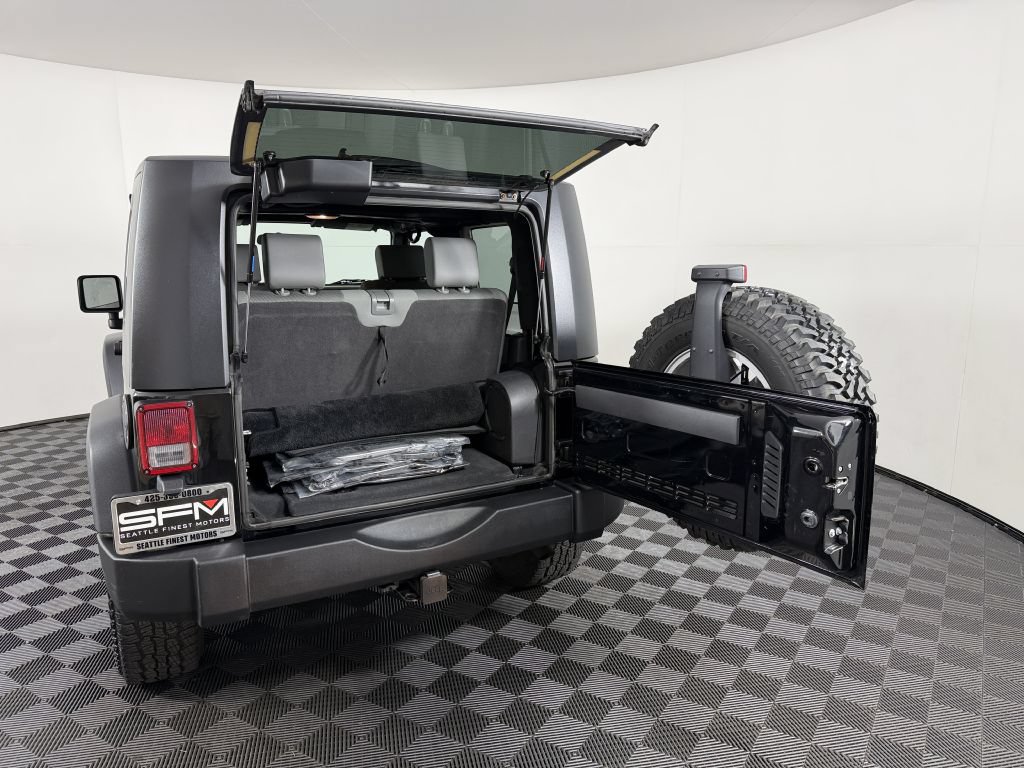 Used 2007 Jeep Wrangler Rubicon w/ Dual Top Group AWD/4WD image 8