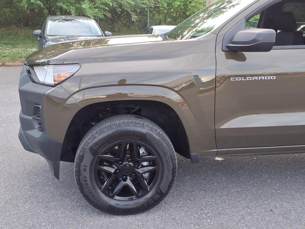 Used 2023 Chevrolet Colorado W/T RWD image 6