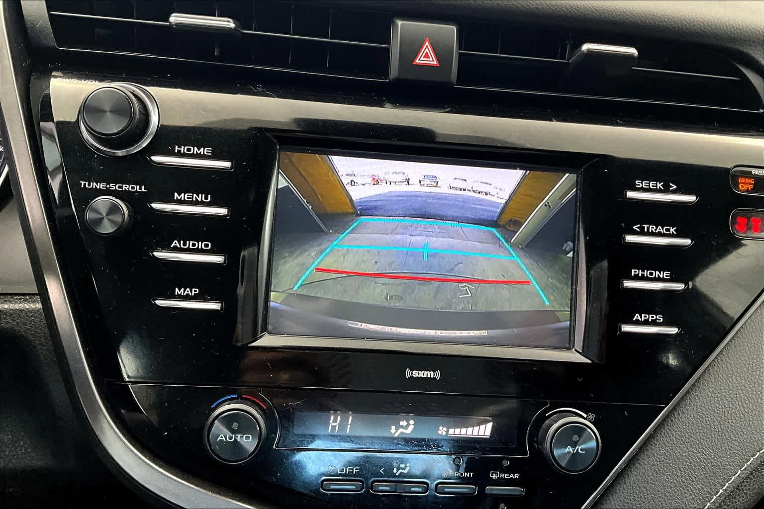 Used 2020 Toyota Camry SE FWD image 27