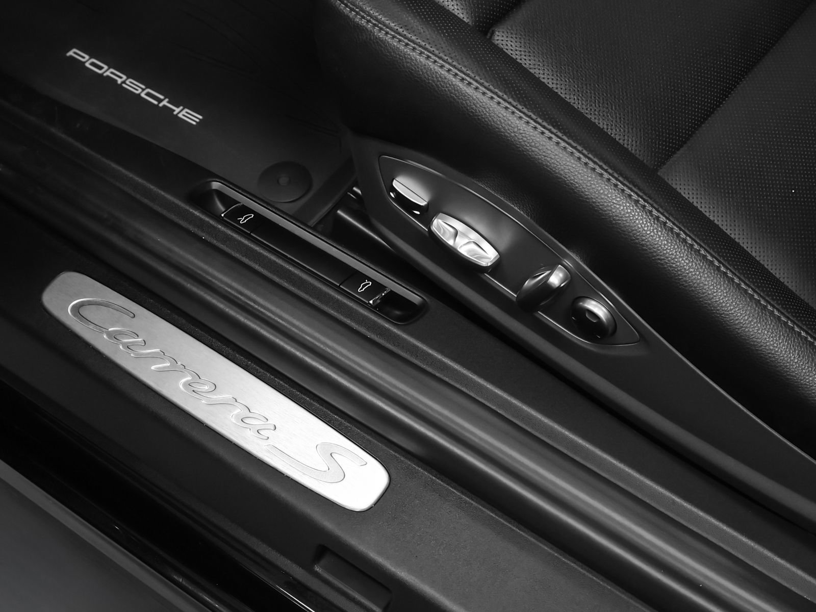 Certified 2017 Porsche 911 Carrera S image 32