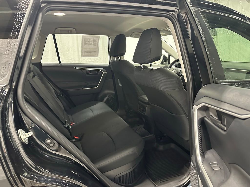 Used 2025 Toyota RAV4 LE AWD/4WD image 51
