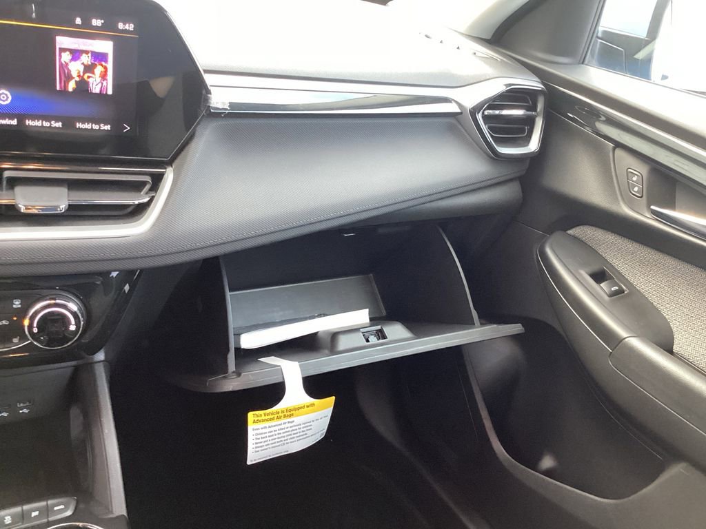 Used 2024 Chevrolet TrailBlazer LT w/ LT Cold Weather Package image 40