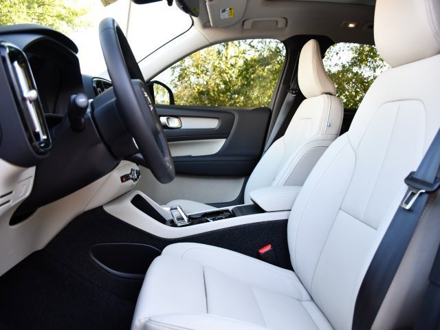 New 2026 Volvo XC40 B5 Plus w/ Protection Package Premier image 12