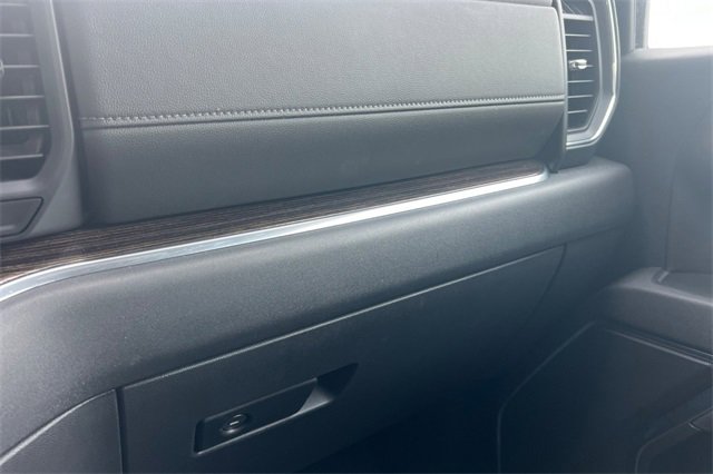 Used 2025 GMC Sierra 1500 Elevation image 40