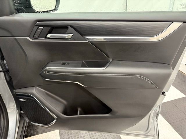 Used 2025 GMC Acadia Elevation image 20