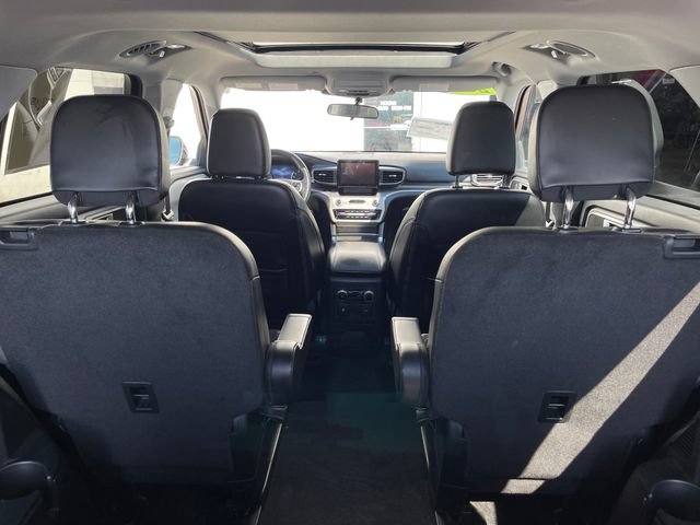 Used 2023 Ford Explorer XLT w/ Equipment Group 202A AWD/4WD image 31