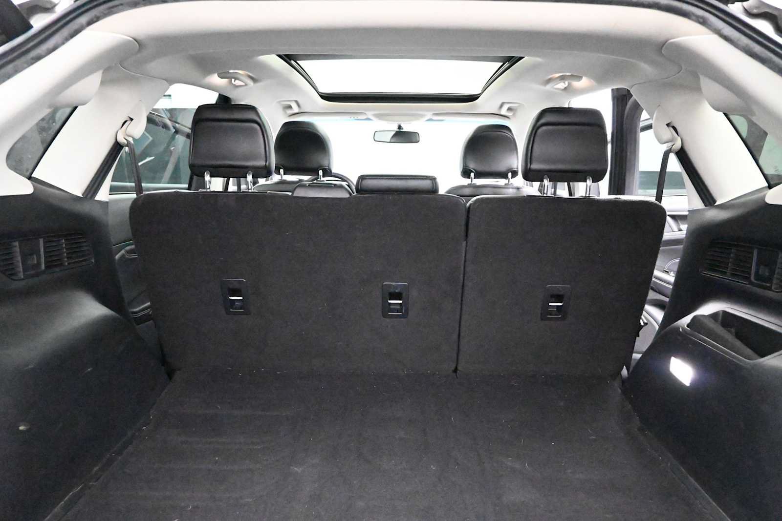 Used 2018 Ford Edge Titanium w/ Equipment Group 301A AWD/4WD image 26