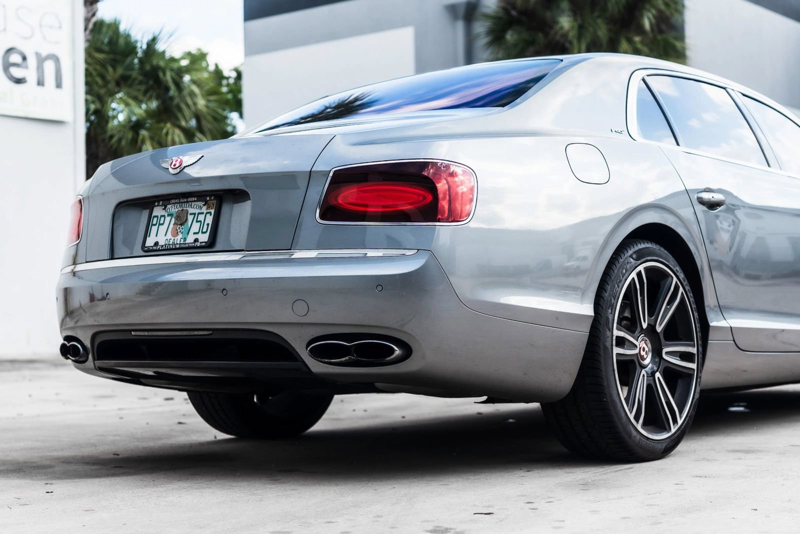 Used 2017 Bentley Flying Spur S V8 AWD/4WD image 19