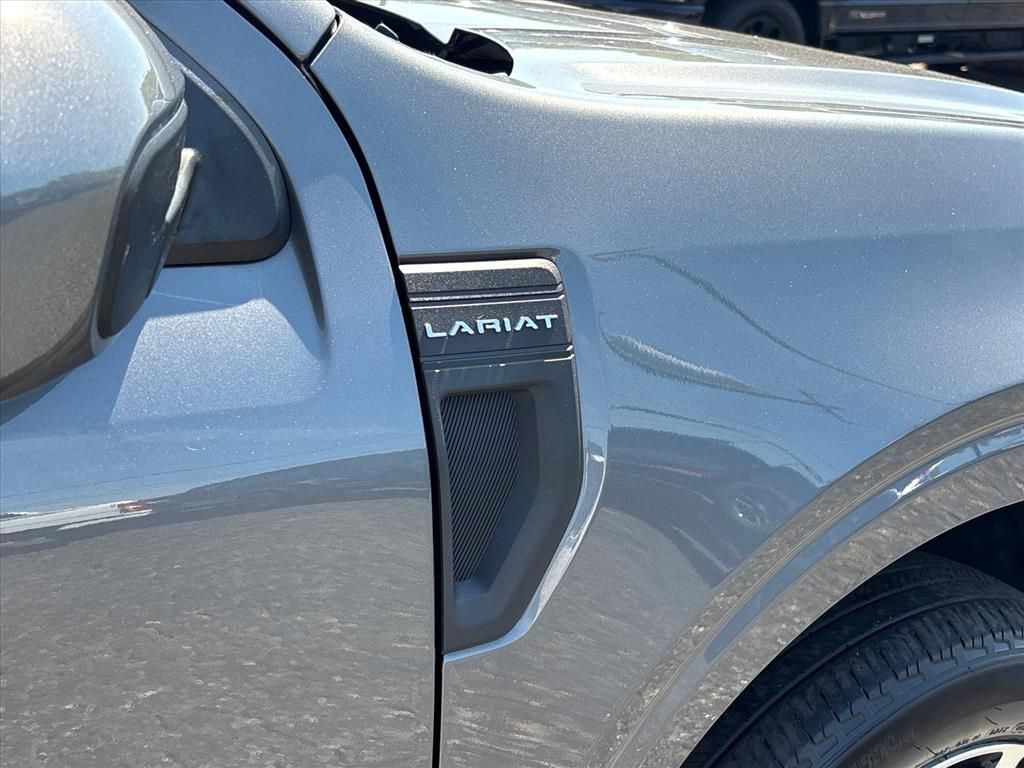 Used 2023 Ford Maverick Lariat w/ Lariat Luxury Package AWD/4WD image 11