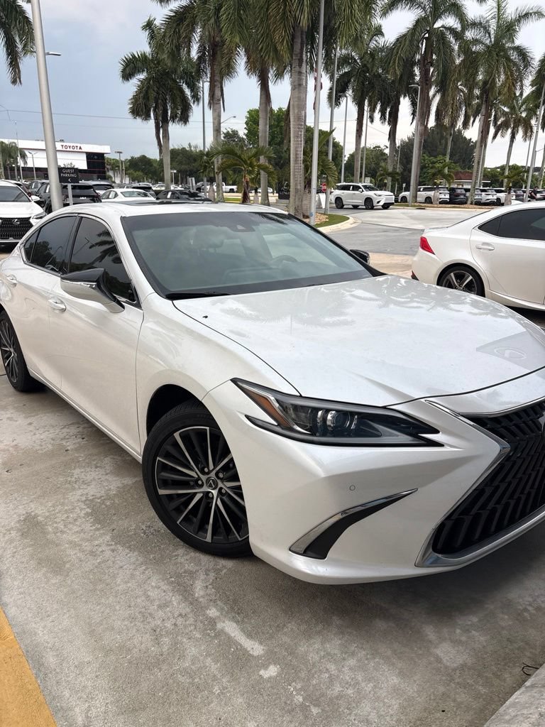 Used 2025 Lexus ES 350 w/ Premium Package FWD image 14