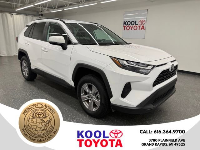 Certified 2025 Toyota RAV4 XLE AWD/4WD image 1